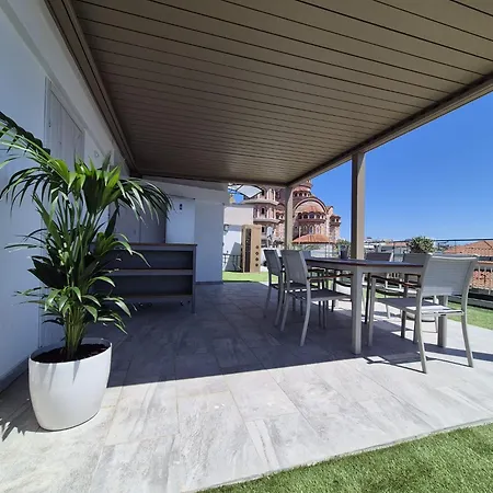 Lucas Downtown Sea View 3 Bedrooms Apartamant