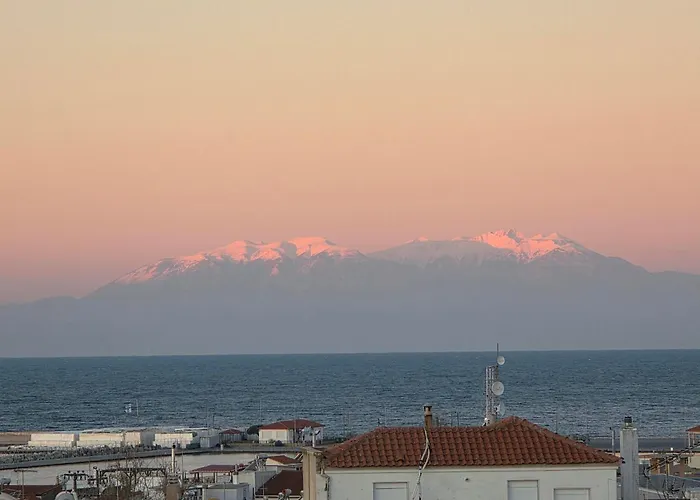 Downtown Sea View Penthouse Apartment *