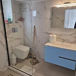 Апартаменты Downtown Sea View Penthouse