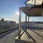 Downtown Sea View Penthouse Апартаменты