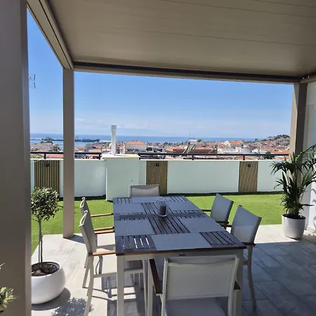 Apartment Downtown Sea View 3 Bedrooms Apartamant Nea Moudania